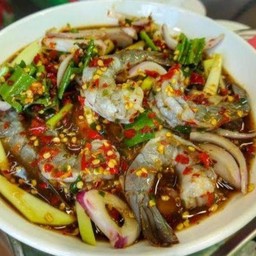 ยำมะม่วงกุ้งสด