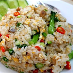 ข้าวผัดคน้าปลาเค็ม