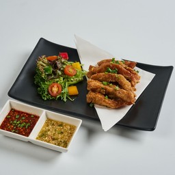 สันคอหมูทอดน้ำปลา