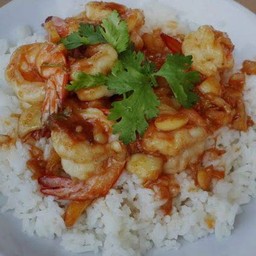 ข้าวกุ้งกระเทียม