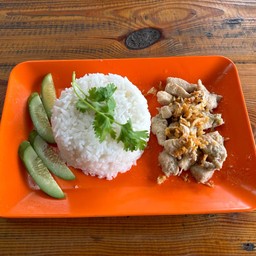 ข้าวไก่กระเทียม (ห่อ)