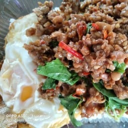 ราดหน้าสุกี้ครัวกันเอง