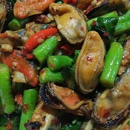 หอยแมลงภู่ผัดโหระพา (กับ)