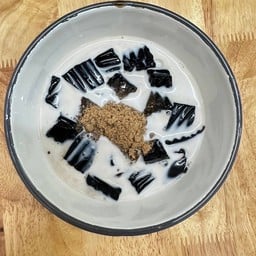 เฉาก๊วย นมสด