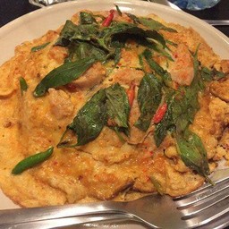 ข้าวไข่เจียวหมูสับพริกแกง