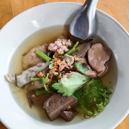 ข้าวขาหมูก๋วยจั๊บน้ำข้น สูตรโบราณ -