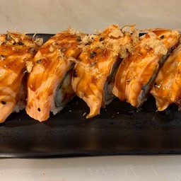 แซลม่อนโรลอโวคาโด