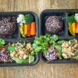 Set ข้าวไรซ์ + บวบผัดไข่ใส่กุ้ง