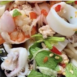 ป้าแตน อาหารตามสั่งเจ้าเก่าสปอร์ตคลับ