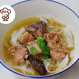 ก๋วยเตี๋ยว ซี่โครงหมูตุ๋น