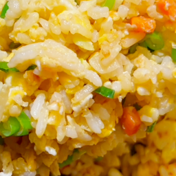 ข้าวผัดไข่ไก่ชิ้น