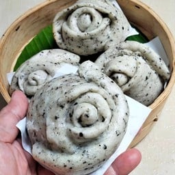 หมั่นโถวงาดำ เจ