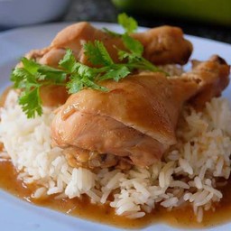 ข้าวหน้าไก่ตุ๋น