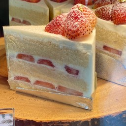 เค้กสตรอเบอรี่มาสคาโปเน่ครีมสด