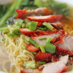 ก๋วยเตี๋ยวบะหมี่หมูแดง