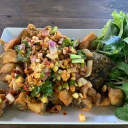 ปลานิลทอดลุยสวน ครึ่งตัว