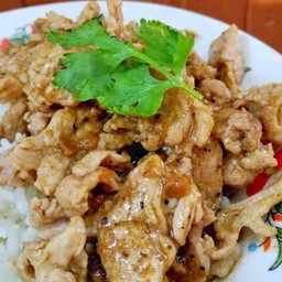 ข้าวหมูกระเทียม