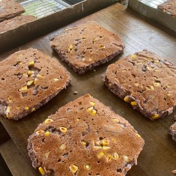 บ้าบิ่นมะพร้าวอ่อนไส้ข้าวโพด