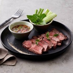 เนื้อ Australian Wagyu ย่างจิ้มแจ่ว