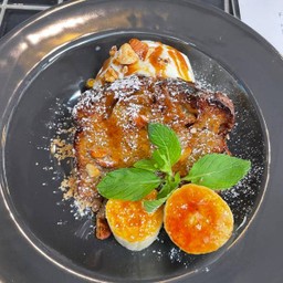 Caramelised Banana Cake