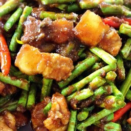 หมูผัดพริกแกง