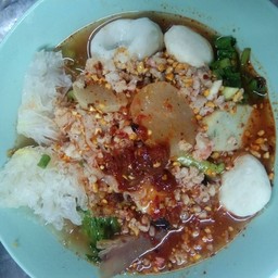 เกาเหลาหมูแดงลูกชิ้น