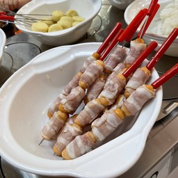 ไส้กรอกพันเบคอน