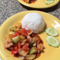 ข้าวราดผัดเปรี้ยวหวานทะเล