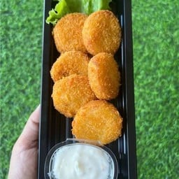 หอยเชลล์ทอดกรอบราดซอสทาร์ทาร์