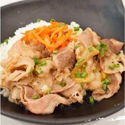 ข้าวหน้าเนื้อสไลด์ออสเตรเลีย