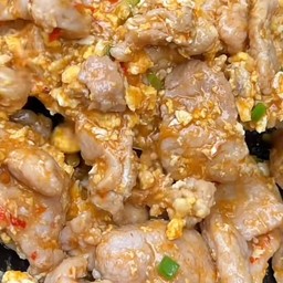 หมูผัดน้ำจิ้มสุกี้ (กับข้าว)