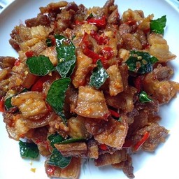 ผัดคั่วหมูสามชั้น (กับข้าา)