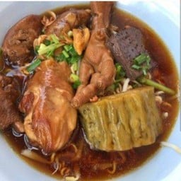 ก๋วยเตี๋ยวไก่มะระ ก๋วยเตี๋ยวขาหมู มีสาขาเดียว