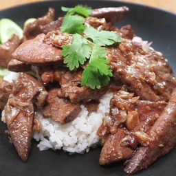 ตับหมูทอด กระเทียมราดข้าว