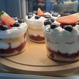 Mixed berry Short cake