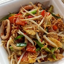 มาม่าผัดผักรวมแซ่บถึงใจ