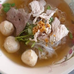 ก๋วยเตี๋ยวกวนอู หน้าปากน้ำ ตรงข้ามธ.ก.ส