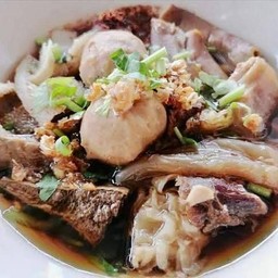 เกาเหลาเนื้อตุ๋น (พิเศษ)