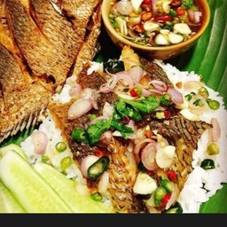 ข้าวปลาแกะ พริกน้ำปลาโบราณ