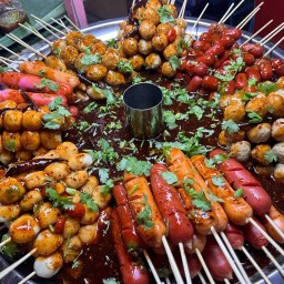 โคตรเฮงลูกชิ้นปั้นสด น้ำจิ้มรสเด็ด ตลาดยายถมไทรม้า