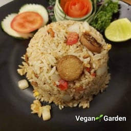 ข้าวผัดไส้กรอก