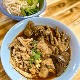 ก๋วยเตี๋ยวไก่ มาละน้า หมู่บ้านพฤกษา 18