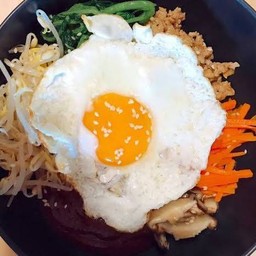 ข้าวยำเกาหลี บิบิมบับ