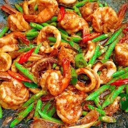 ผัดพริกแกงถั่วทะเล(กับข้าว)