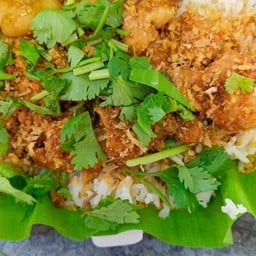 กระเทียมราดข้าว