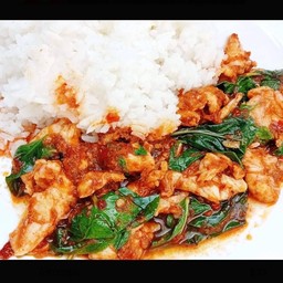 ไก่ผัดพริกเเกงใบโหระพา