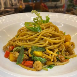 สปาเกตตี้กระเพราไก่