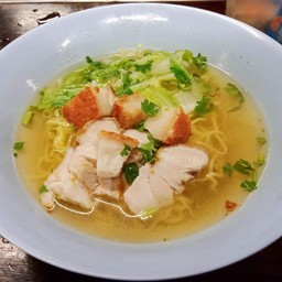 บะหมี่หมูกรอบ (น้ำ)