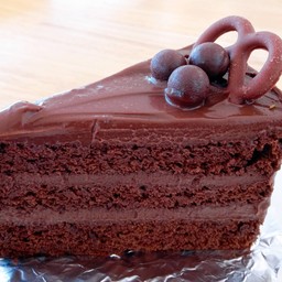 line เค้กดาร์กช็อกโกแลตฟัดซ์