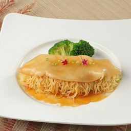 บะหมี่กระเพาะปลาสดราดซอสเป๋าฮื้อ